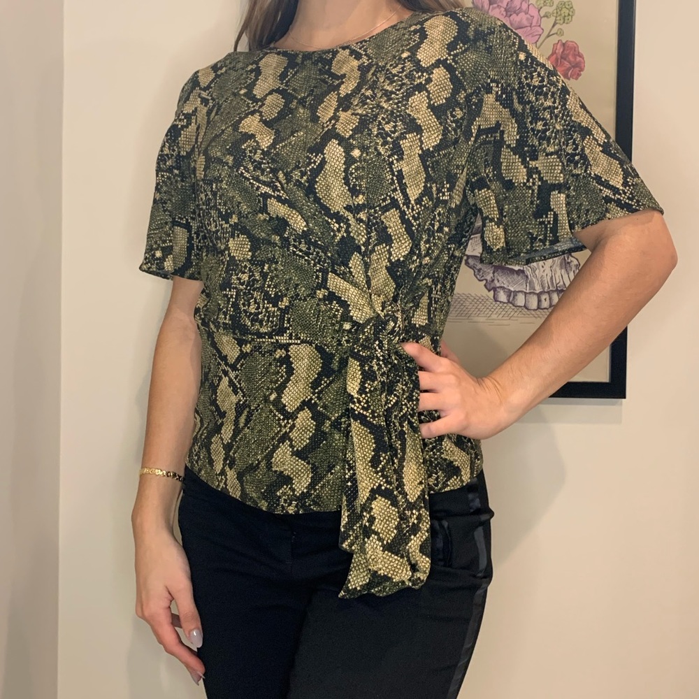 H&M Top - Picture 2 of 7